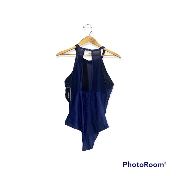 Bathing suit - Picture 2 of 3